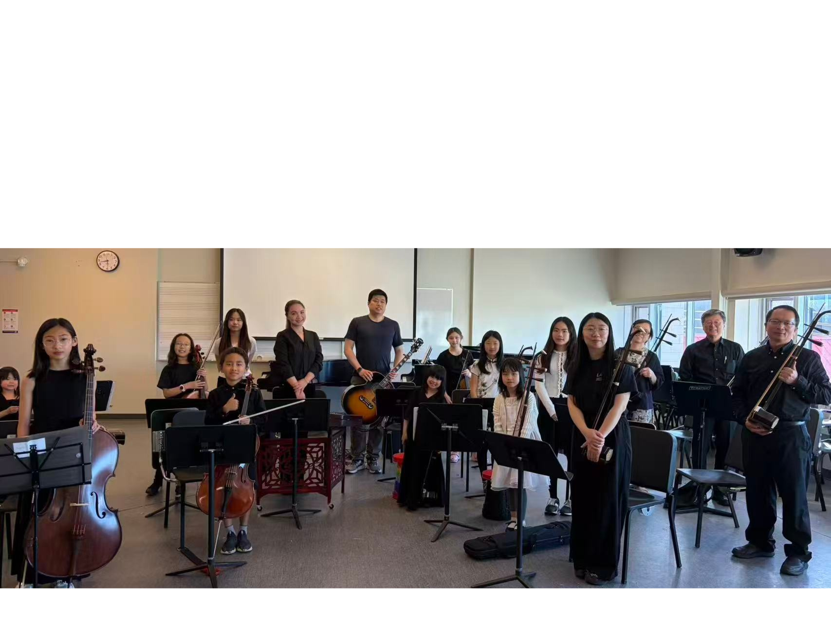 Musicians of different generations gathered with their instruments